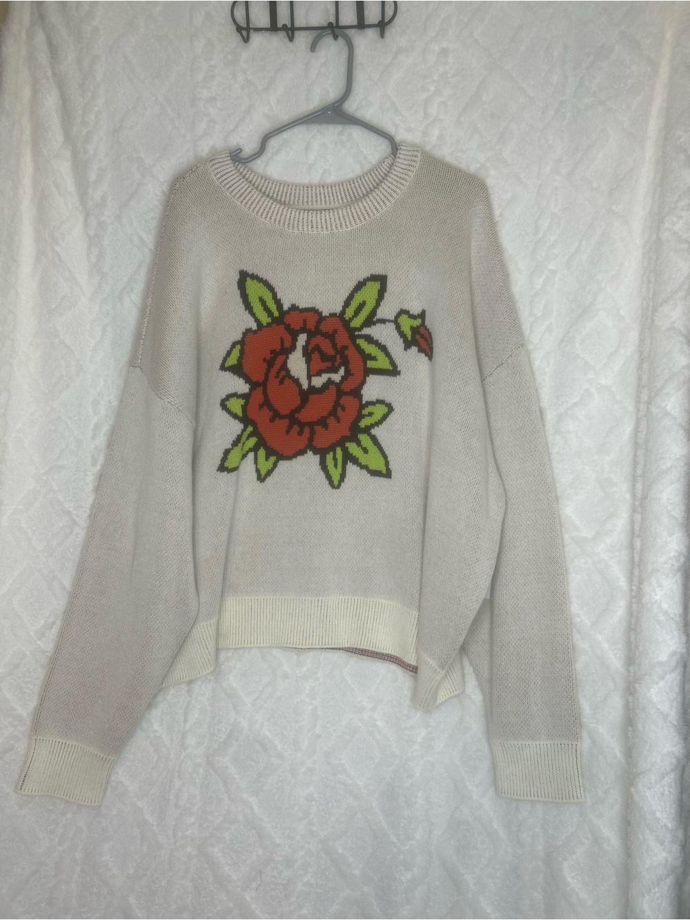 PacSun Cream Crewneck Sweater with Red Rose Motif